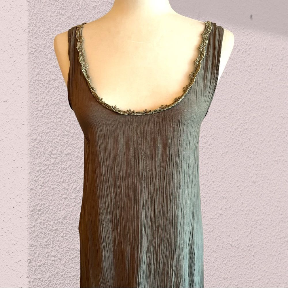 Vintage 70s/80s crinkle fabric sage green midi dress lace hem - Picture 3 of 10